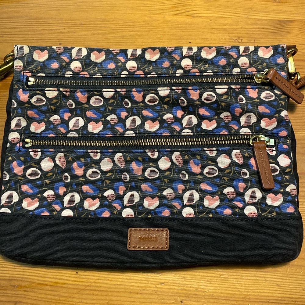 Fossil purse